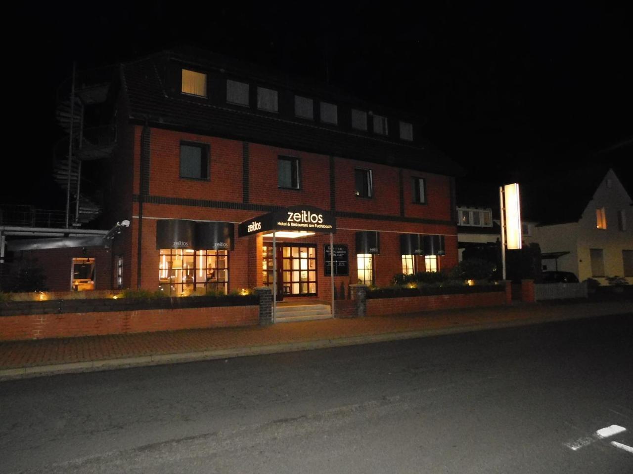 Zeitlos Hotel Und Restaurant Am Fuchsbach Pattensen Extérieur photo